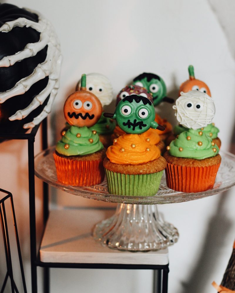 FOOD | Spooky Doobi Boo! gruselige Halloween-Monster-Cupcakes mit Oreo ...